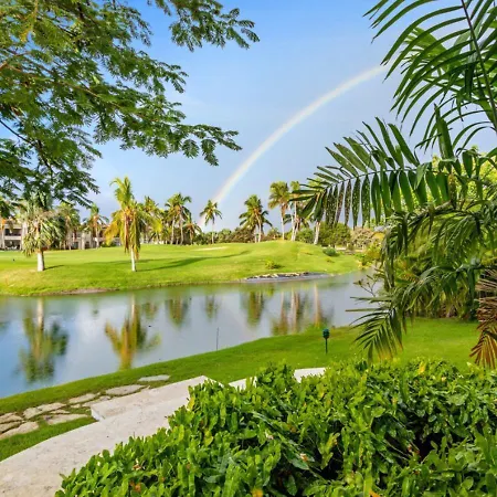 Golf & Lakeview Condo Near Beach